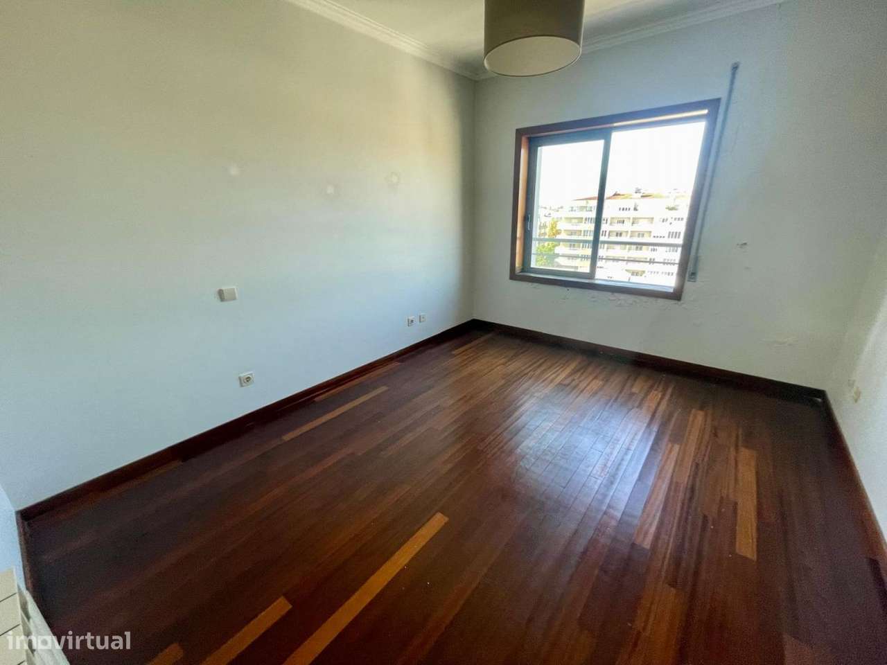 Apartamento T5 Duplex com Terraço, Lareira e Garagem em Zona Premium-19