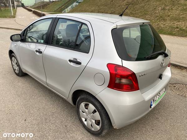 Toyota Yaris 1.0 Terra A/C - 6