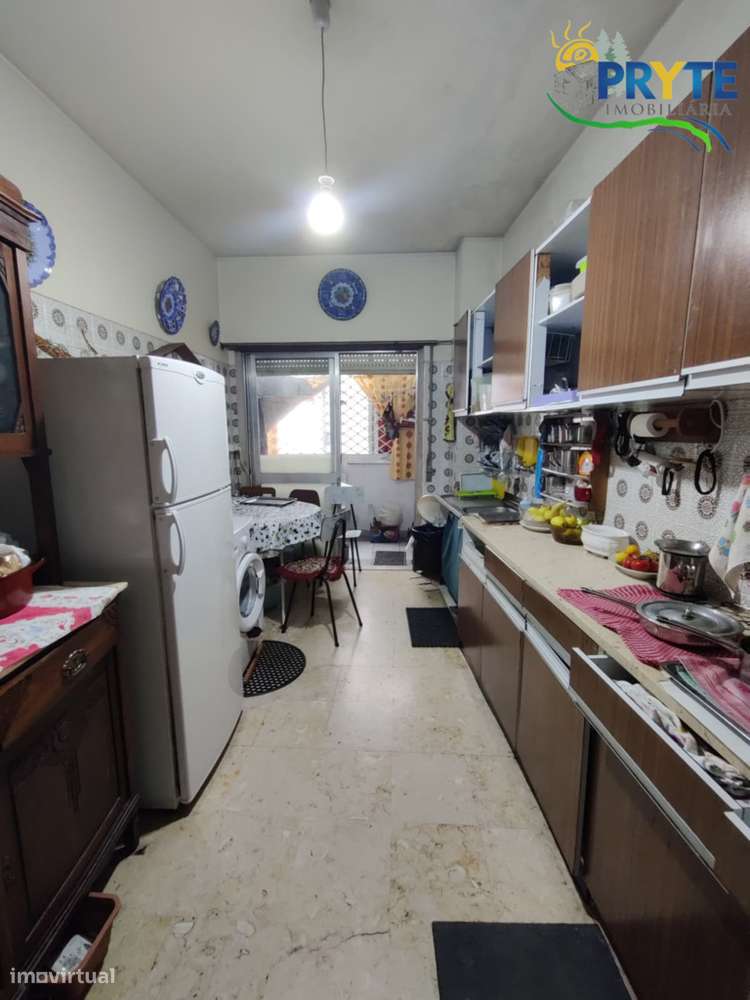 Apartamento T1+1 situado em Campolide-28