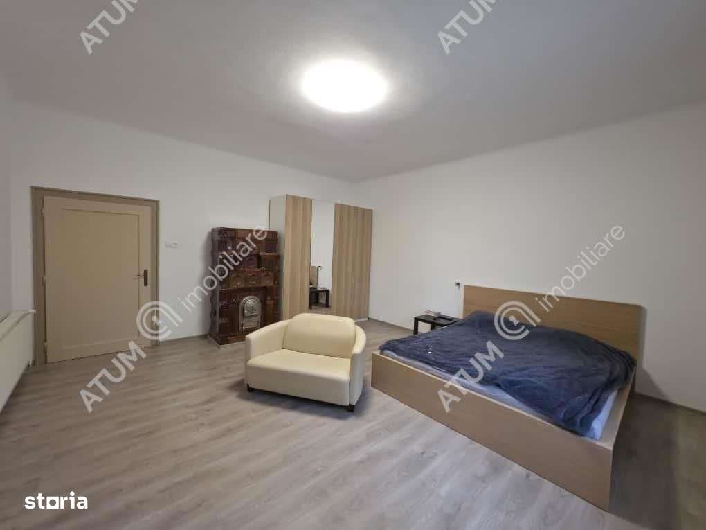 Casa 5 camere si gradina de 370 mp in zona Piata Cibin din Sibiu - Imagine principală: 2/13