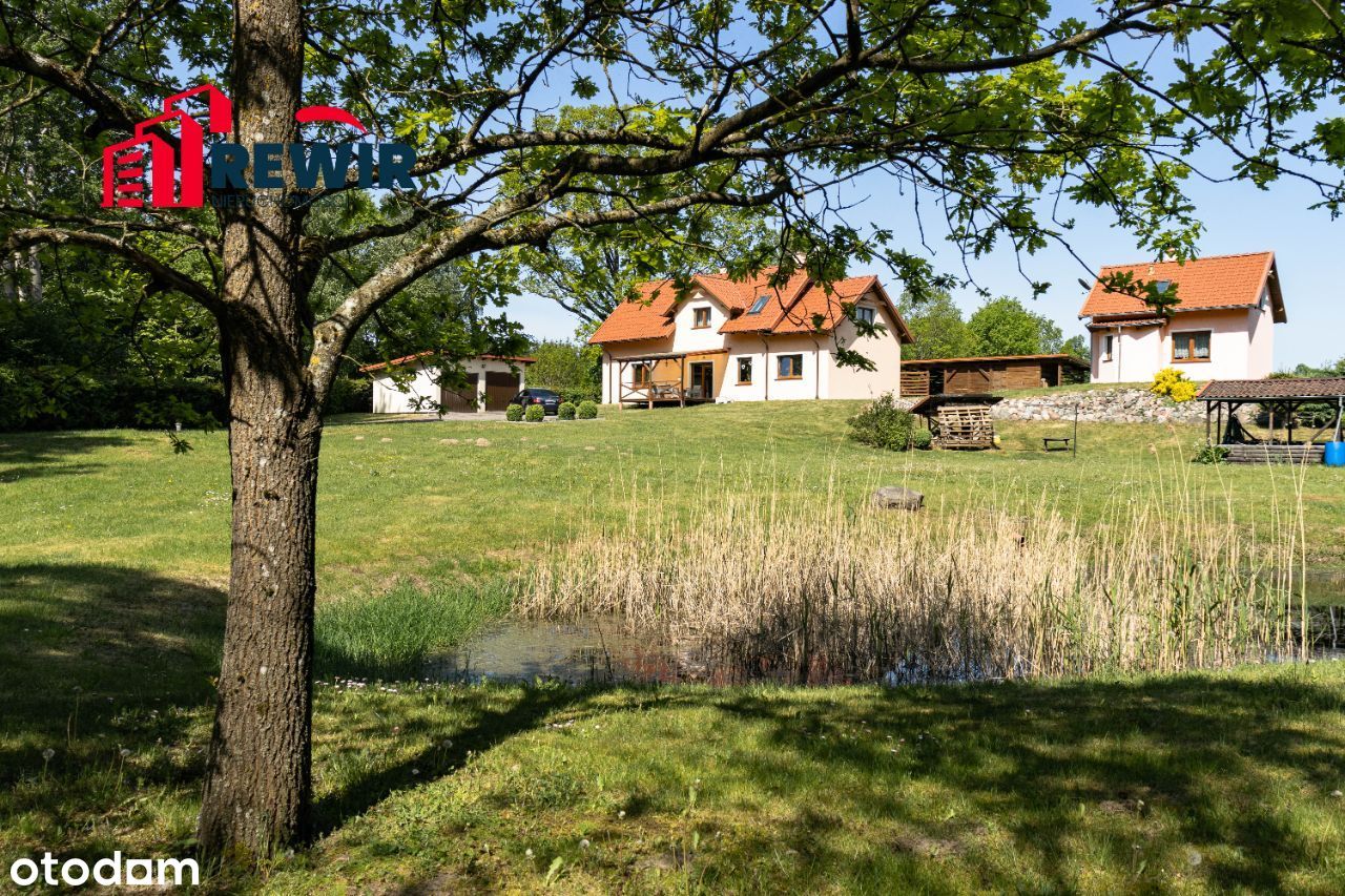 Dwa domy w Sierpinie z własnym stawem