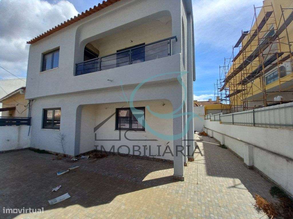 Moradia T5 - Foros da Amora - Grande imagem: 2/39
