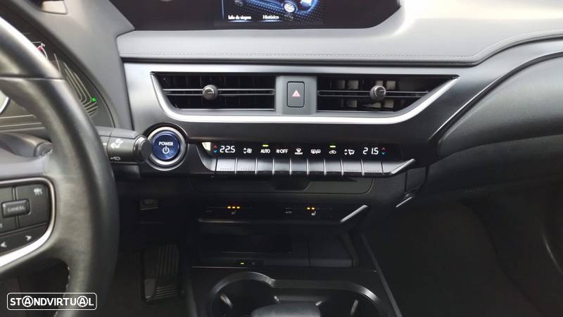 Lexus UX 250h Special Edition (LCA) - 11