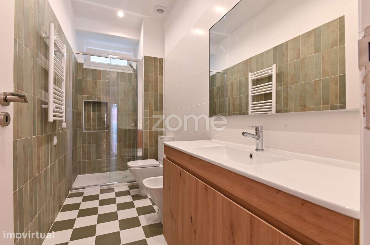 Apartamento T2+1 Renovado na Avenida Almirante Reis-13