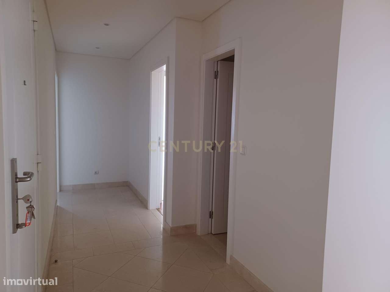 T3 com varanda, 2 lugares de estacionamento e vista desafogada em Mira - Grande imagem: 5/28