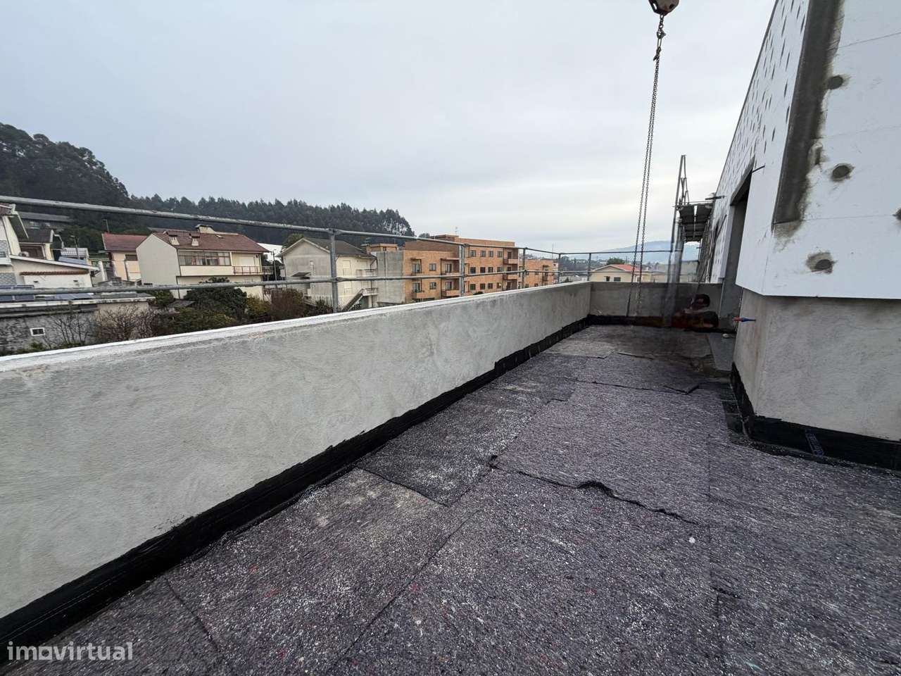 Excepcional, Novo, T2 Recuado, Terraço, Garagem Alfena-3