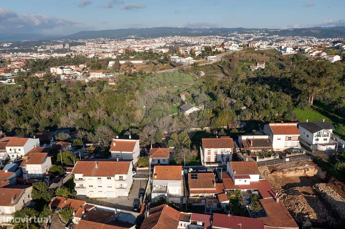 Moradia T6 | 2 Andares com Utilização Independente | Lote 1048m2-36