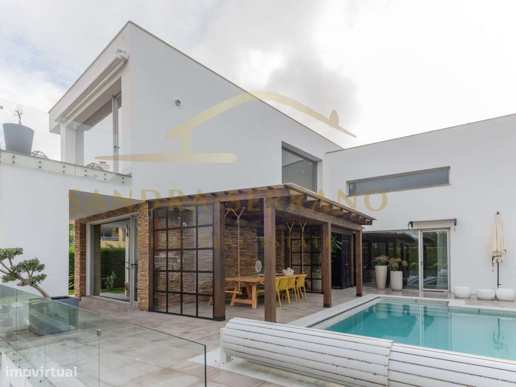 Moradia de arquitetura contemporânea com 5 Suítes-12