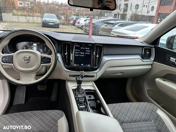 Volvo XC 60 D4 AWD Momentum - 1