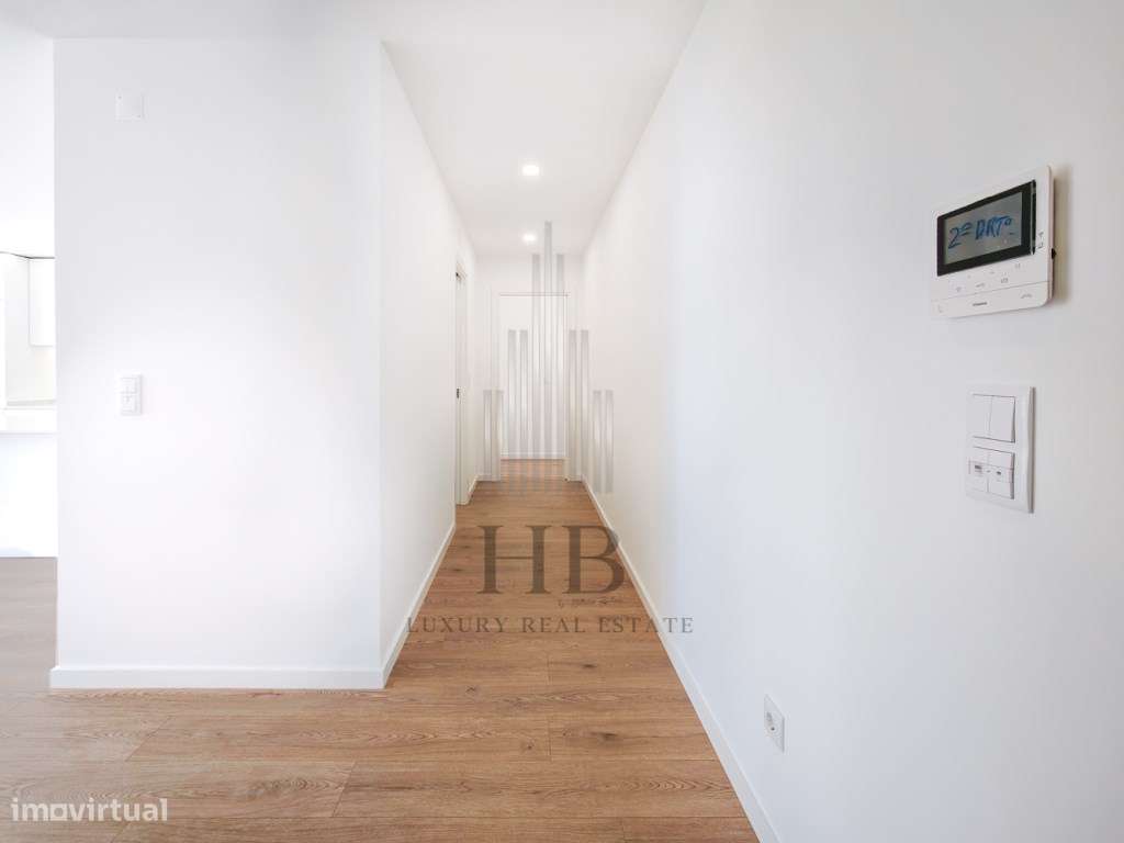 Apartamento T3 com varanda e vista Mar-15