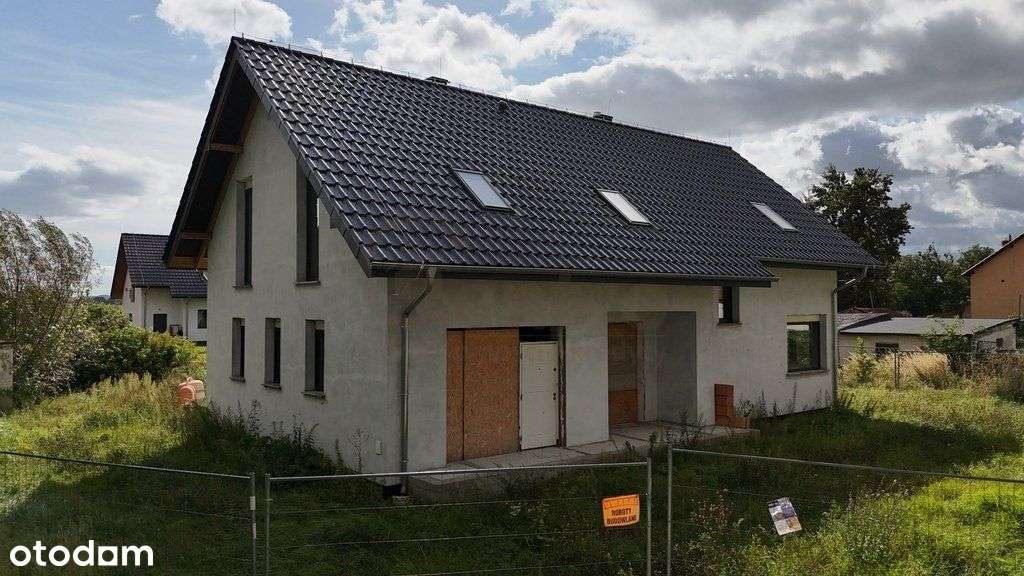 Nowy, wolnostojący dom w trakcie budowy!-5