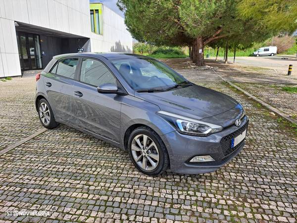 Hyundai i20 1.1 CRDi Comfort+Pack Look+JLL16 - 1