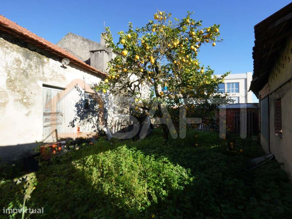 Moradia para Recuperar na Encantadora Vila de Maceira, Leiria - Grande imagem: 3/32