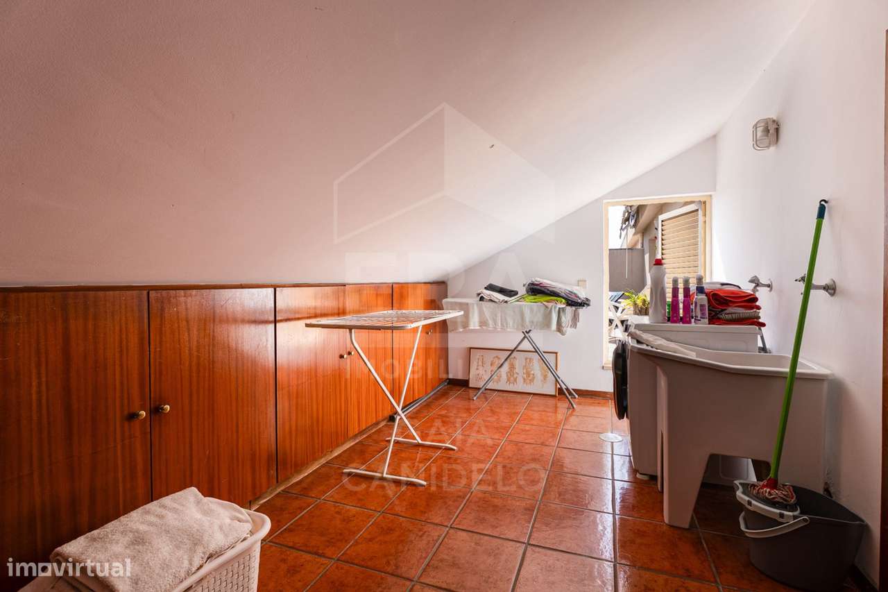 T2 Duplex com Terraço e Garagem Dupla-17