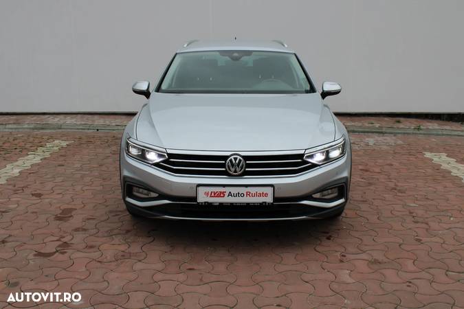 Volkswagen Passat Alltrack 2.0 TDI SCR 4Motion DSG (BMT) - 9