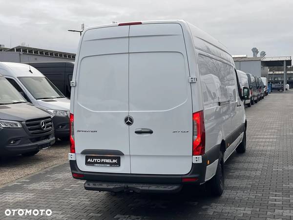 Mercedes-Benz Sprinter - 6