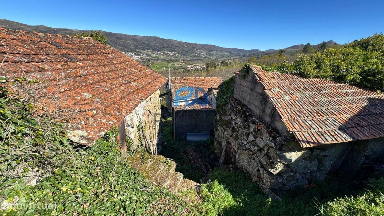 Oportunidade Única: Conjunto 3 Moradias em Granito Vistas Panorâmicas-31