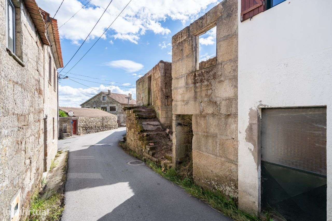 Conjunto de 4 moradias em Borbelinha, Adoufe - Vila Real-11