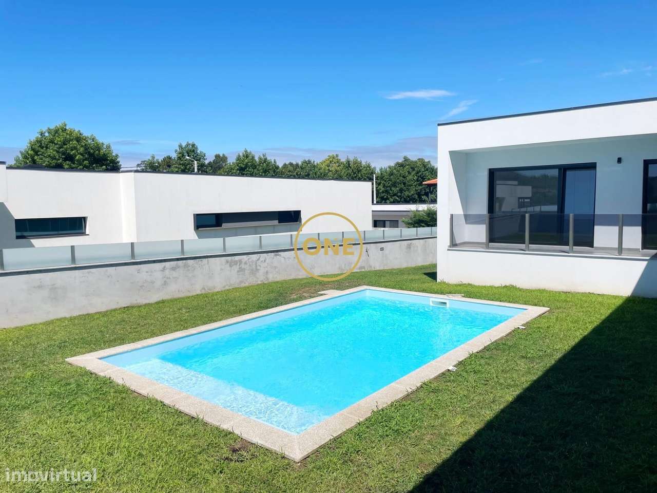 Fabulosa moradia térrea T3+1 com 3 suítes , escritório e piscina - Grande imagem: 2/51