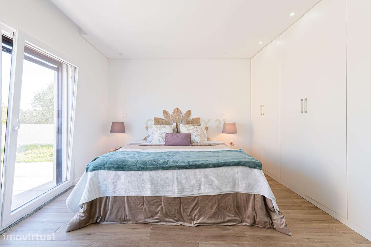 Moradia T4 + anexo T0 | Piscina Infinita | Estuário do Sado-39