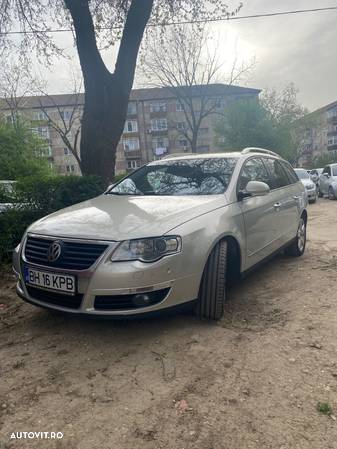 Volkswagen Passat Variant 2.0 TDI Sportline DPF DSG - 3