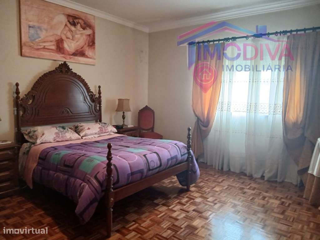 Moradia térrea T4, com churrasqueira e jardim em Arega-26