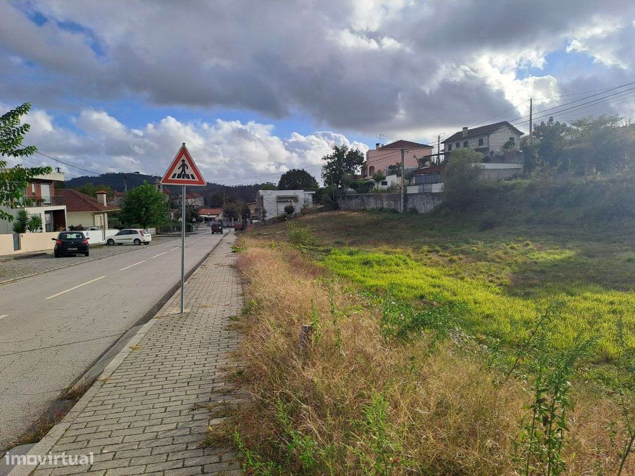 Lote com 721m2 em Regadas, Fafe - Grande imagem: 2/5