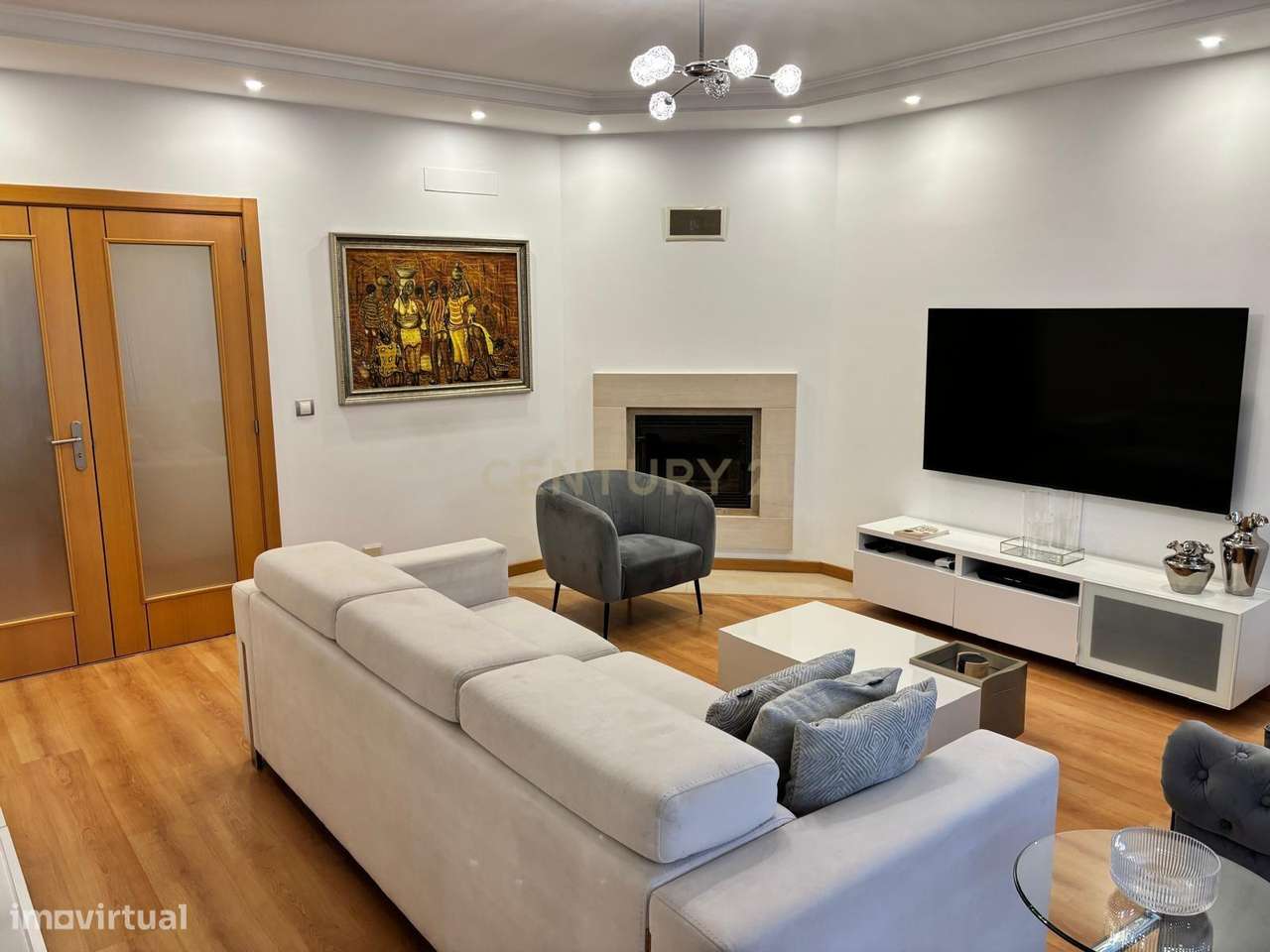 Apartamento Luxuoso com Vista Panorâmica em Montijo-2