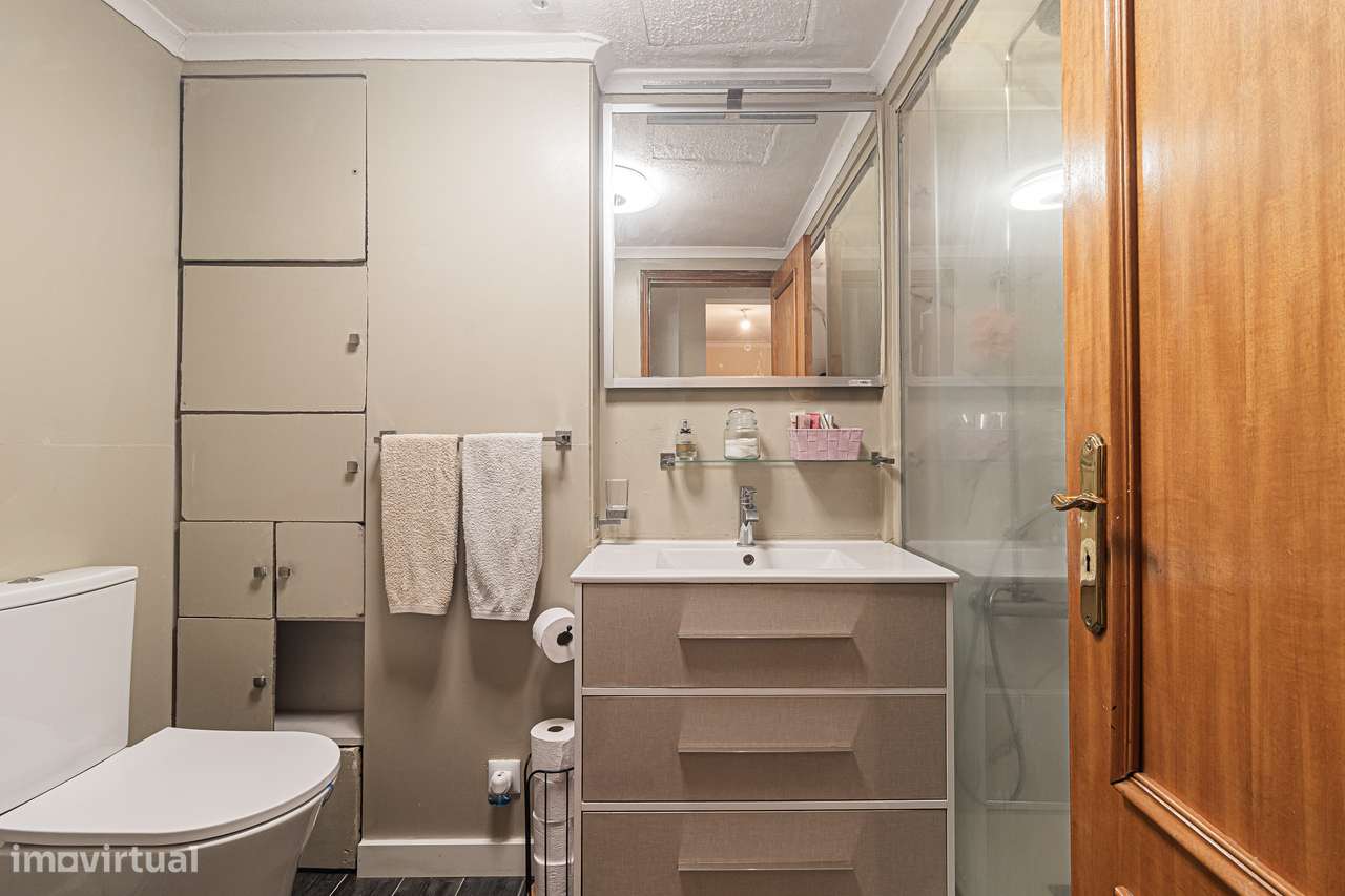 Apartamento num Primeiro Andar na Quinta do Conde-19