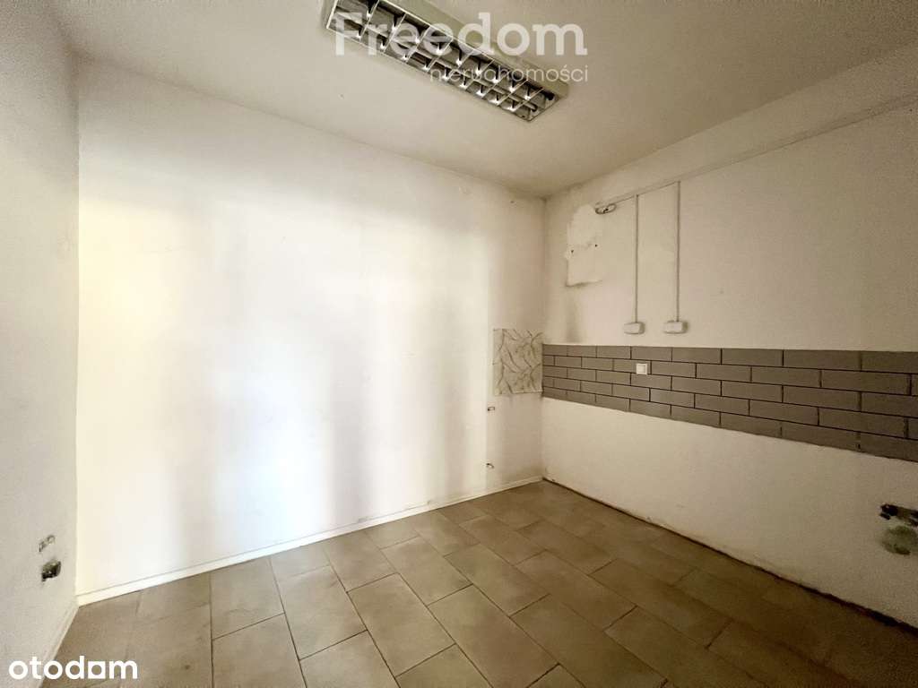 Przestronny lokal usługowy w centrum miasta - Pełny obrazek: 3/14