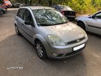 Dezmembrez Ford Fiesta gri argintiu benzina 2005 - 2