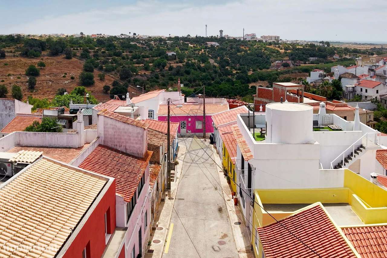 Ruína com Potencial para Reconstrução em Alcantarilha – Excelente Opor - Grande imagem: 5/18