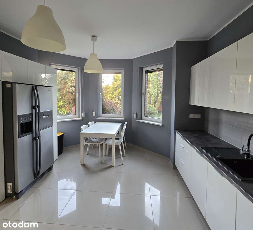 Komfortowy dom z ogrodem i niezależnym mieszkaniem-3