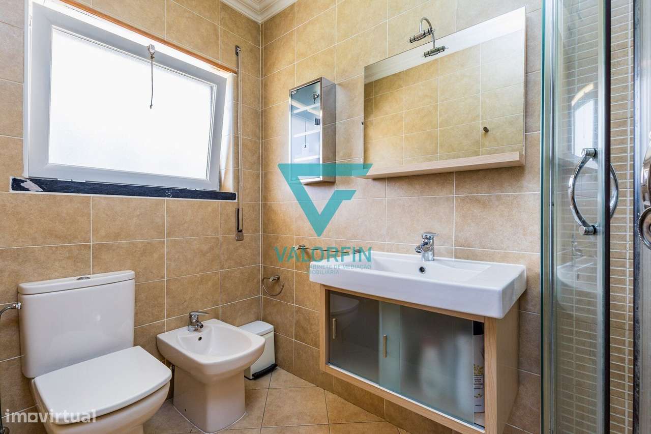 MORADIA T9 com 2.500m² de Terreno no Centro de Vermoil | Pombal-22