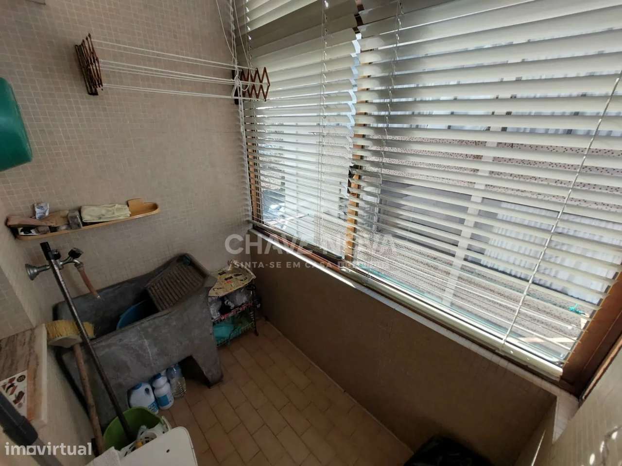 T2 com garagem junto á estação do metro santos silva - Grande imagem: 5/21