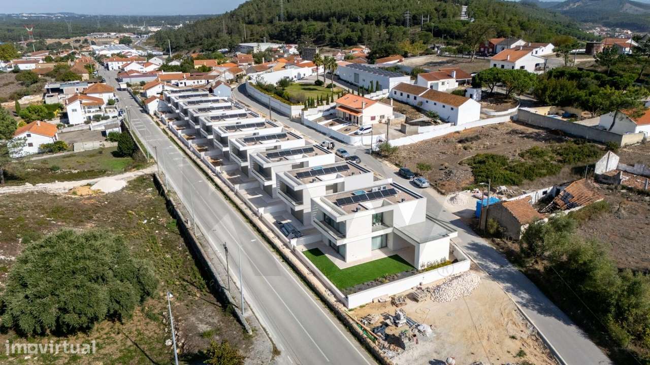 Moradias de Luxo Junto ao Muro da Real Estrada D. Maria I-29