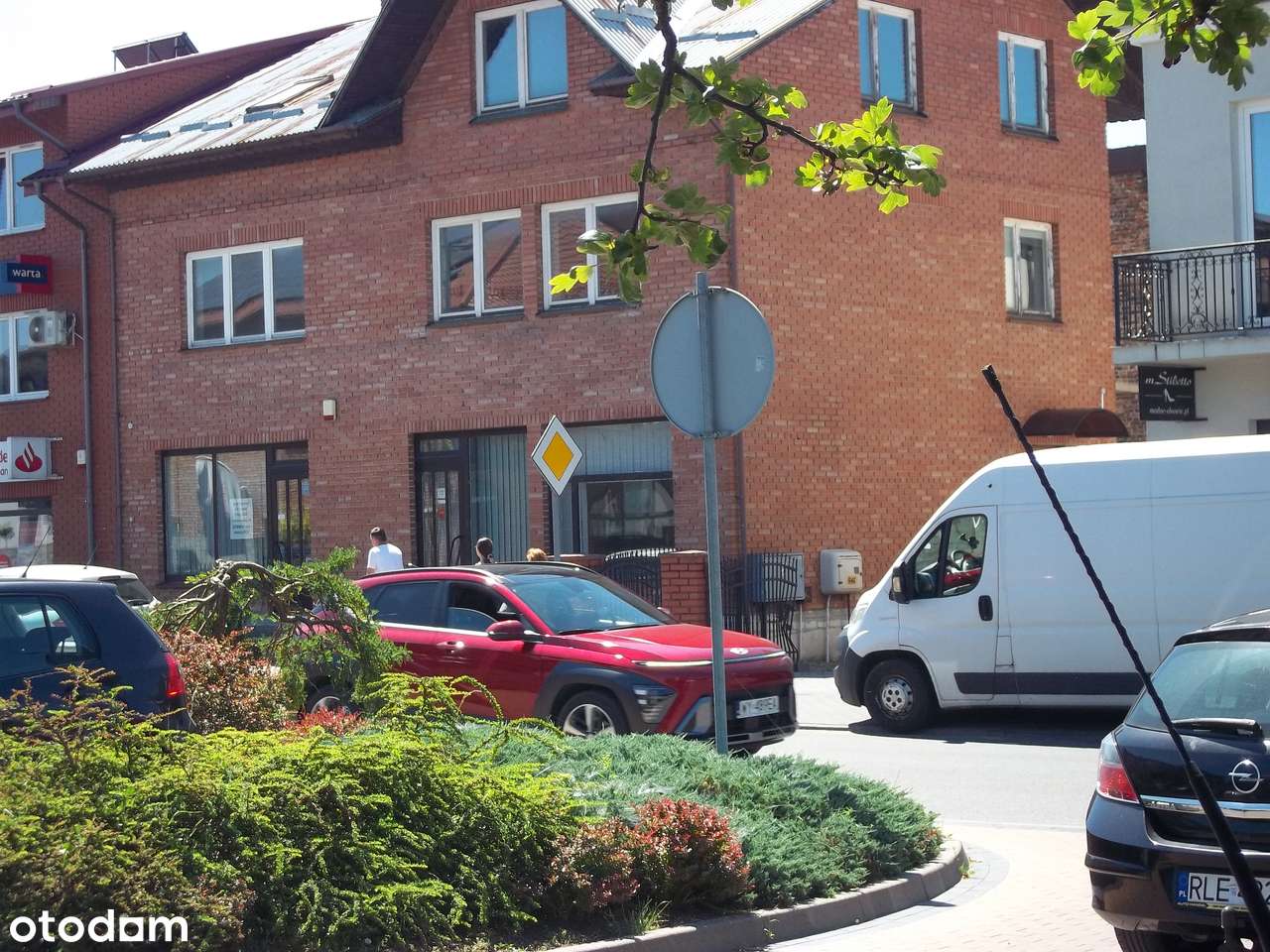 Dom w centrum z lokalem użytkowym na parterze