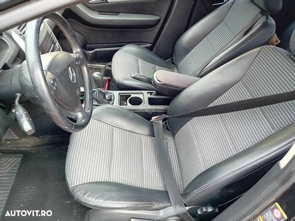 dezmembrez mercedes  A180 Cdi - 4