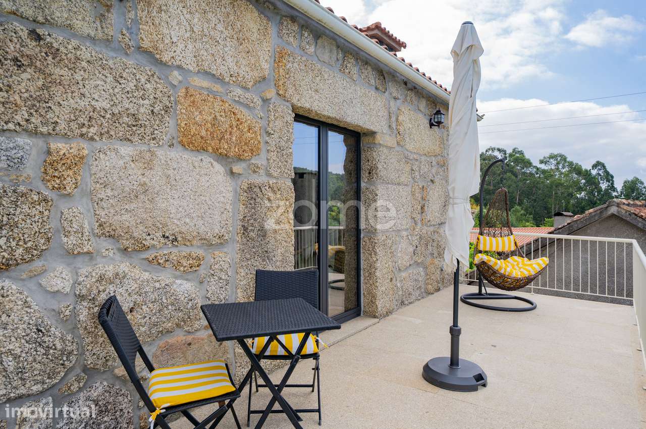 Moradia T5 + 1 com Piscina em Espinho, Braga-31
