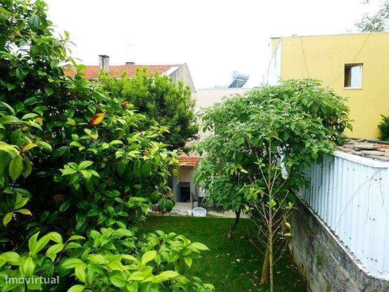 Moradia p/ reabilitar na Foz com jardim - Grande imagem: 4/21