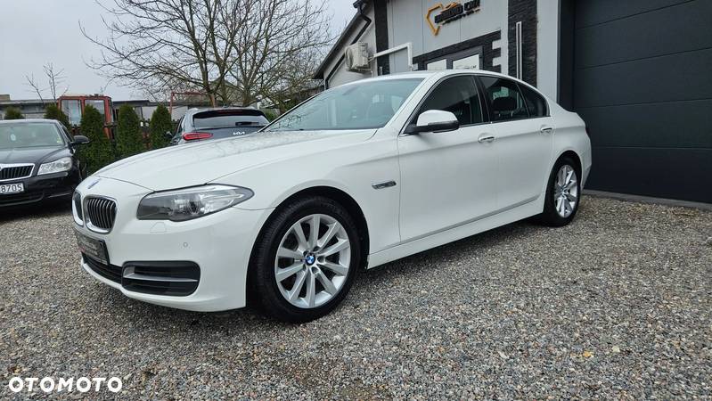 BMW Seria 5 520d xDrive - 4