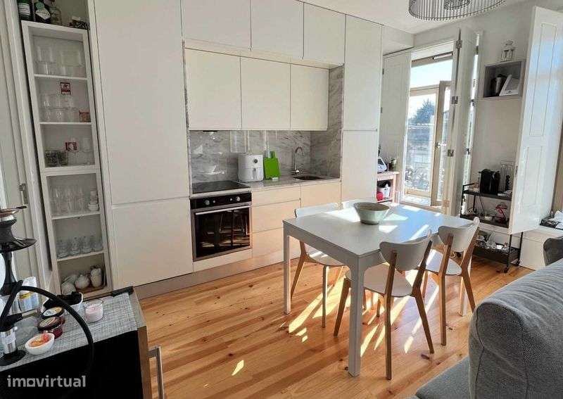 Apartamento T0 +1 - Grande imagem: 4/5