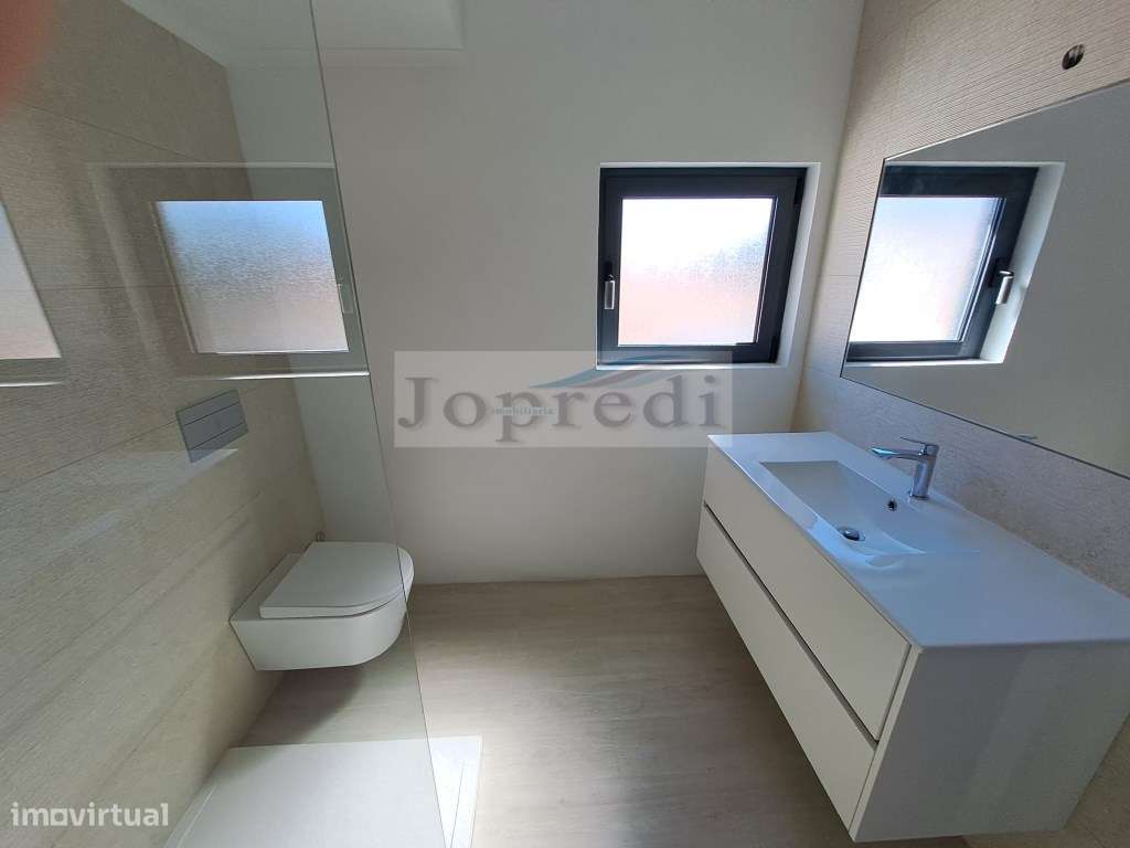 Moradia T4 na Aroeira-35