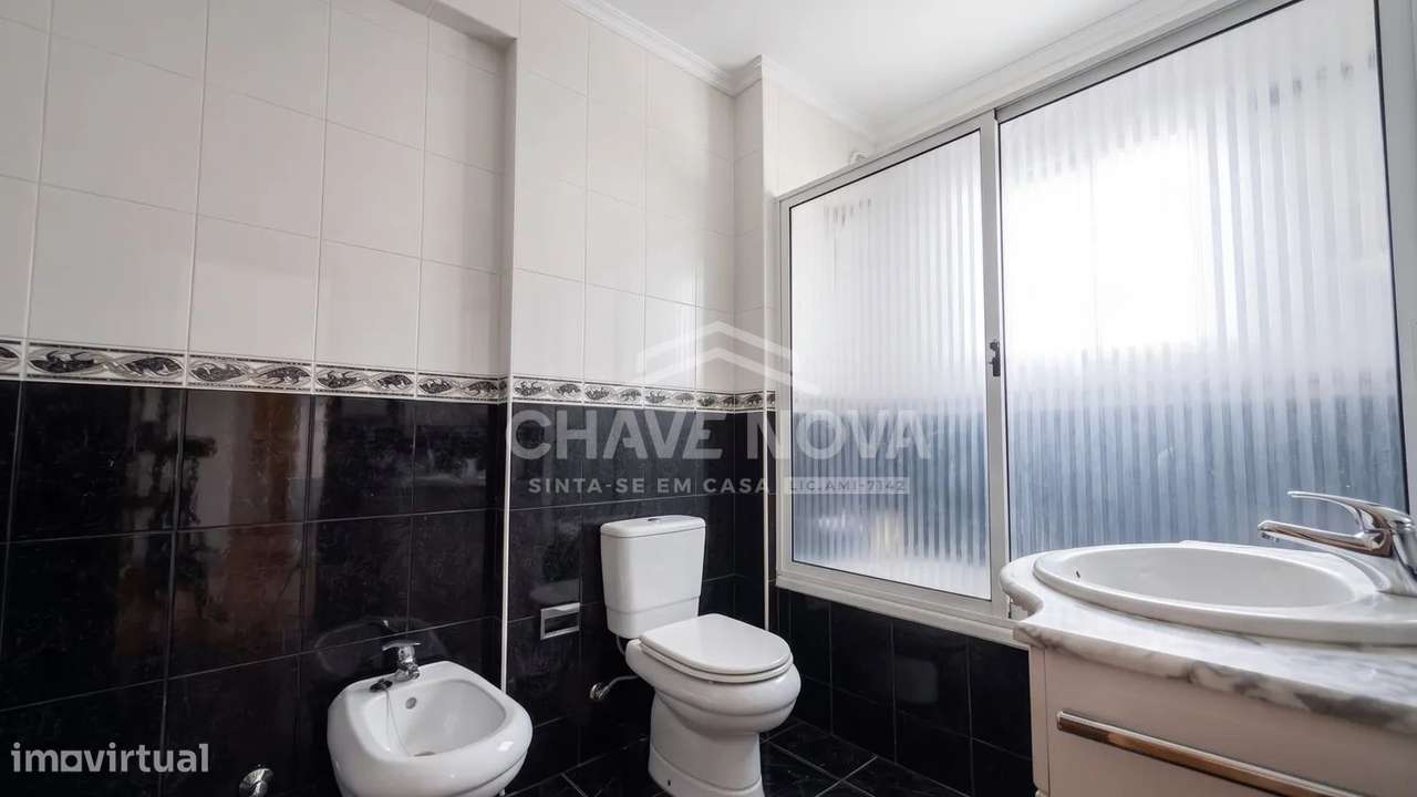JD - Apartamento T1+1 Último Piso, Lugar Garagem, Canidelo. Mobilado-16