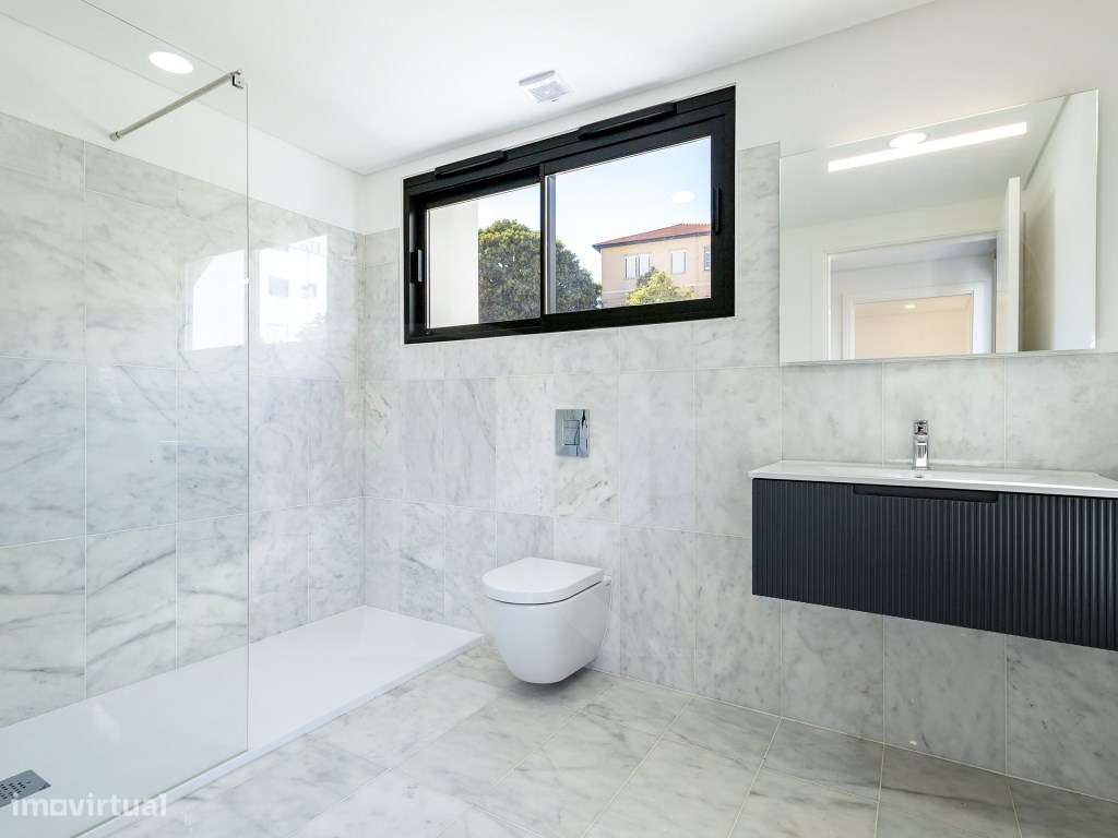 T3 Duplex a estrear com terraços e piscina no Estoril-19