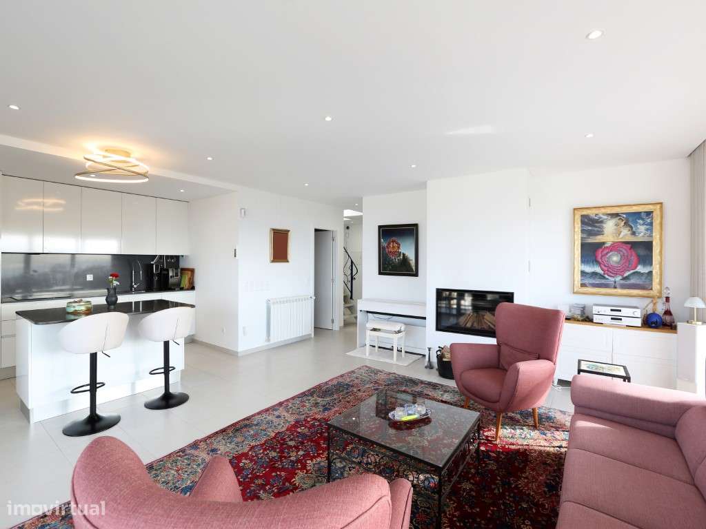 Penthouse T2 com vista panorâmica de mar e terraço privado em condo...-7