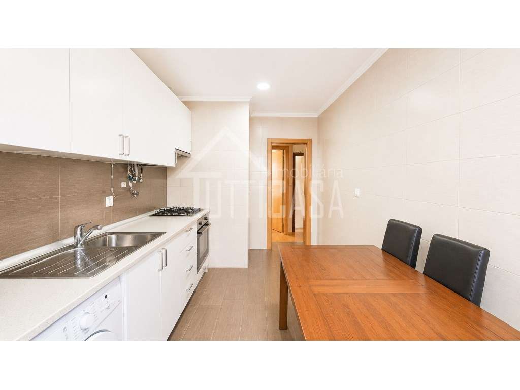 Apartamento T1 totalmente renovado em Olival Basto-11