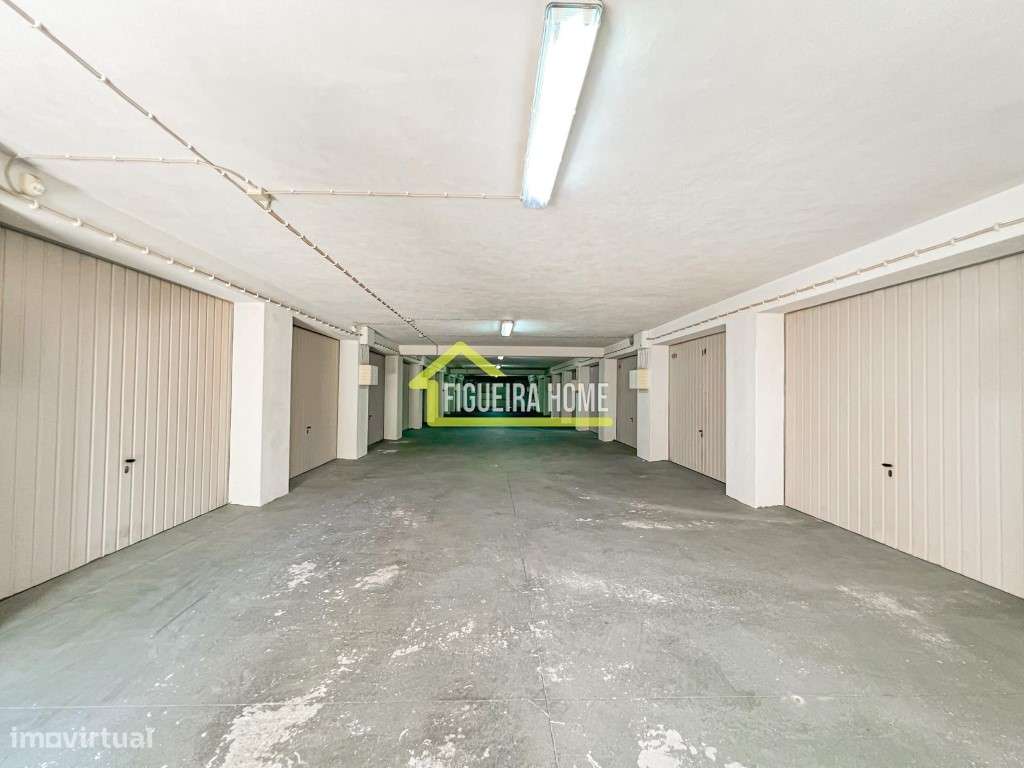 T4 na cidade em excelente estado com garagem-24