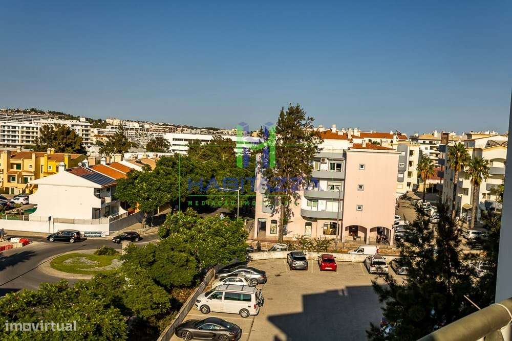 Apartamento T3 com piscina, lugar de garagem e arrecadação, no centro-28