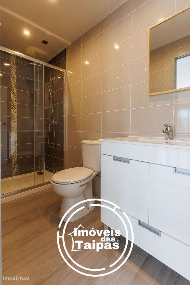 Vende-se Apartamento Duplex Centro das Taipas-7